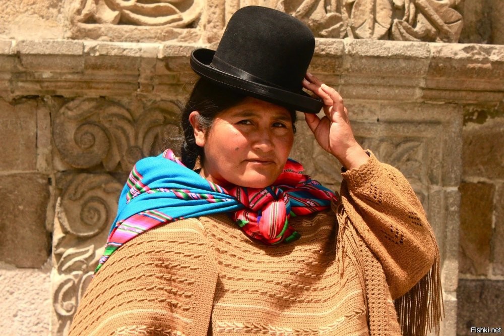 шляпы как у боливийских чолитас... вроде..