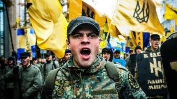 Видимо, вот для этих му.даков везли... (см. картинки)