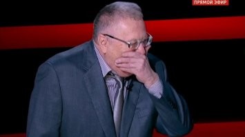 Власти Германии распродают туалетную бумагу батальона НАТО