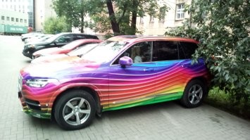 А я узрел, как благородный VOLVO вот так раскрасили