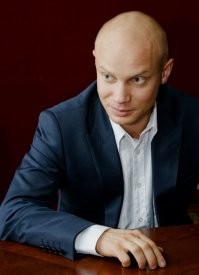 Чем-то похожи.