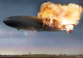 Америка ввела эмбарго на поставку гелия Германии и цеппелин Гинденбург был заправлен водородом.