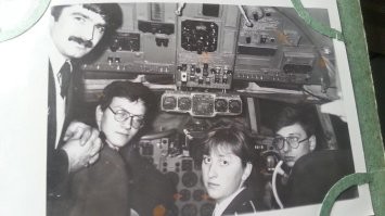 А это я (справа) в этом Ил-18
