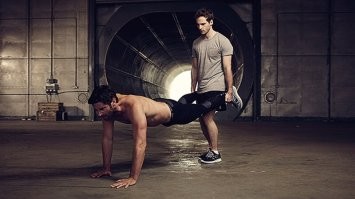 Шел 11-й час....