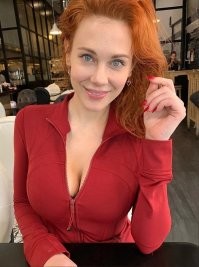 Ну глаза зачётные у этой, с наградами.