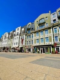 Прекрасные строения. Великолепные шедевры на века большинство из представленных фото. Но посту минус. Как всегда если нет ни одного из России. У нас тоже немало шедевров. От огромных соборов и дворцов до маленьких домиков.
 Вот только некоторые красивые здания в моём маленьком городе. 
 На первом фото видно три дома. Два первых старые отремонтированные, третье новое(лет 10 примерно).  Далее новые и старинные реконструированные, в том числе и бывшая водонапорная башня и гостиница  более чем столетней давности. 
 А уж по всей стране не сосчитать архитектурных шедевров разных стилей,  размеров и направленности.  Может кто сделает пост состоящий из наших шедевров и утрёт носы вот таким авторам.