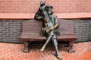 Полирни на удачу: необычные памятники разных стран, которые туристы обязательно трут на счастье