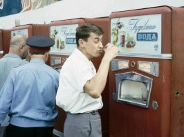 Ядрёная водичка. Надо было с сиропом брать, не такая резкая была бы.