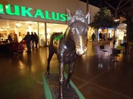 Полирни на удачу: необычные памятники разных стран, которые туристы обязательно трут на счастье