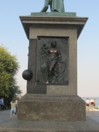 Полирни на удачу: необычные памятники разных стран, которые туристы обязательно трут на счастье