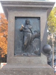 Полирни на удачу: необычные памятники разных стран, которые туристы обязательно трут на счастье