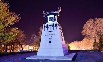 Памятник Казарскому в Севастополе.