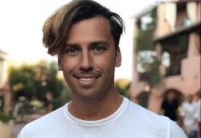 главное что бы не такие петухи, таких хрен выгонишь.