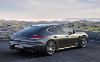 С Porsche Panamera решили поконкурировать...