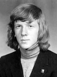 Не, не он! Рыжий  попридурковатей был....