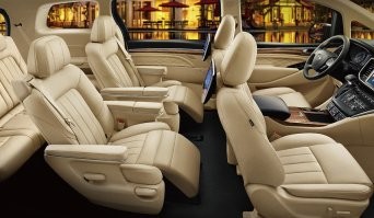 Был в Китае, в коммандировке! Партнеры такую предоставили, два дня в ней провел! !500 км. накатали! В ней реально жить можно! Второй ряд-два "трона", со всем что можно придумать! Фактически-лимузин!