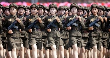 А мне нравится корейская мода! Точнее, северокорейская.