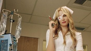 Да ... нонешние медсЁстры посаксаульнее будутЬ