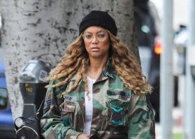 С Тайрой особенно страшно. 
Была супер-секси. Превратилась в обычную толстую негритянку... 
SIC  TRANSIT  GLORIA  MUNDI.