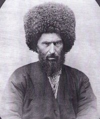 "Оказывается, меховые чепчики и палящее солнце убойное сочетание!". Англичане - слабые младенцы, голова которых не может выдержать папаху, а ноги и тело слабеют от простого солнца! Кто их король, берущий в свою армию таких ничтожных воинов?