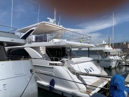 Был на днях в Италии в Пизе , нужно было на море подъехать это 25 минут от центра Пизы и вот что я вижу , бедные Украинские беженцы . Это можно поджечь ?