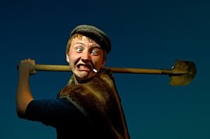 С бейсбольной битой? Это не по нашему...
