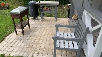 Пару лет назад жена говорит ну вот вся мебель садовая пришла в негодность нужно новую покупать . Просто взял шлиф машинку краску и тд , где нужно было поменял шурупы и болты и получилось все как новое . Пока стоит и дополнительно ни чего не нужно делать .