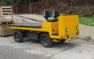 крутой электрокар это вот)):