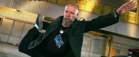 если я правильно понял то у нас тут экстрасенс определяющий возраст людей силой одной только мысли