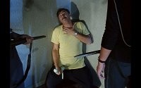 "Сына убили!": яжемать закатила истерику во время рейда полиции в Москве
