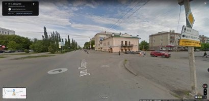 Точно. Есть знак "Главная дорога". Это перекрёсток ул.Свердлова - ул.Карла Либкнехта. Координаты: 56.086023, 63.621740.
Обзор с Гугл-карты с другого ракурса. Знак видно.