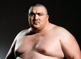 Знаю Алана Таймуразовича Караева так как считаю сумо достаточно грациозным и красивым видом спорта, а вот про Алану Караеву даже гугл мало что знает.