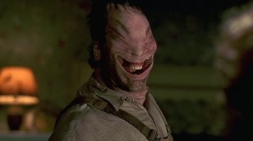 Сара Гертс - модель с "тянущейся" кожей