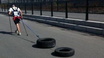 Характер нордический, выдержанный не только у Штирлица.
Такое можно увидеть только в Норвегии. 
Лето- это не Турция с олинклюзив, лето- это тренировки