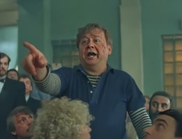 Мужчина при помощи фейерверка попытался поджечь отделение Сбербанка в Химках
