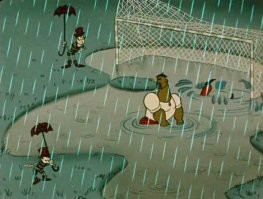 Футбольный матч был прерван из-за затопленного поля