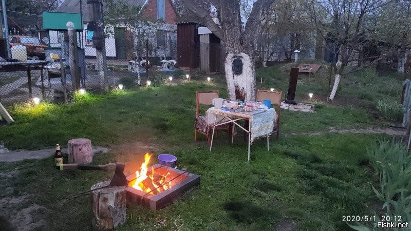 Дом под Полтавой, прям на месте Полтавской битвы (село Побаванка) внутри обычный дом 1980 года постройки. Родительский дом. Особенностей нет. Есть память, есть земля. Помним, трудимся, отдыхаем.