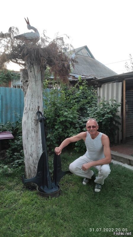 Дом под Полтавой, прям на месте Полтавской битвы (село Побаванка) внутри обычный дом 1980 года постройки. Родительский дом. Особенностей нет. Есть память, есть земля. Помним, трудимся, отдыхаем.