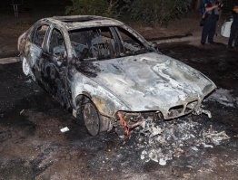 Чё-то я не понял юмора. А за что мне столько "минусов"? Я что-то не правильно написал? Вы серьёзно считаете что на фото машина у которой "ВЫГОРЕЛО ВСЁ"?
"Выгорело всё" - это когда от машины остаётся ТОЛЬКО ГОЛЫЙ ЖЕЛЕЗНЫЙ КАРКАС!
Вот, где "выгорело всё", просто сравните: