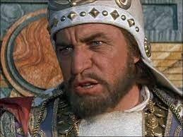 Всем смотреть фильм "300 спартанцев" 1962 г. А вот как выглядел Ксеркс в этом фильме (Подошли к вопросу серьёзно, с изучением изображений на барельефах)