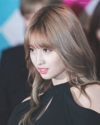 В разных странах и женщины разные, одной фотографией тяжело передать все варианты. Например для меня японки выглядят несколько иначе: