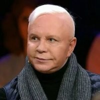 По современному - би. По старинному - парень хоть куда