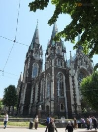 Львовский костёл на поминает тот самый Нотр-Дам де Пари.
