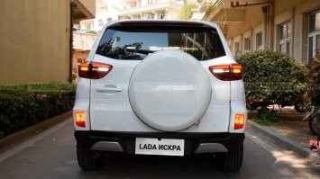 автор хоть бы картинок это "искры" накидал...
Искрить, так понимаю,  будет проводка !!!

По мне, так дизайн устарел лет на 10-15...