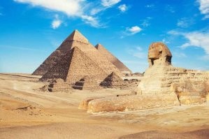 Этим горе-строителям Тяп и Ляп поучиться бы секретам мастерства у тех, кто вот это построил: