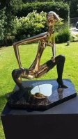 29 самых уродливых и нелепых скульптур со всего света
