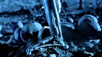 «Самый продвинутый» робот явил миру свои художественные способности