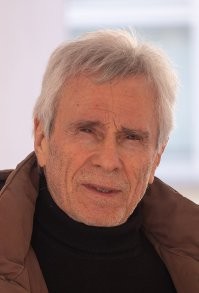 Кстати, жив, Гойко наш Митич.  Здоровья дедушке!