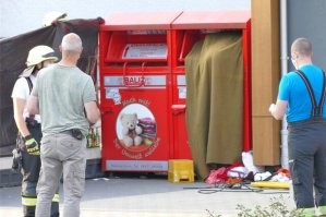 Я живу в Германии и тут такие контейнеры уже лет 10 если не больше есть. Часто в новостях попадаются новости о застрявших и/или погибших людях.