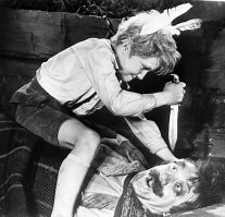 14 фильмов ужасов, где главными злодеями стали дети